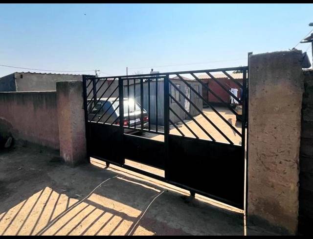 1 BEDROOM HOUSE FOR SALE IN OLIEVENHOUTBOSCH